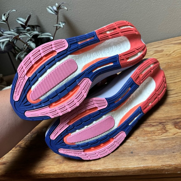 NWOB ADIDAS ultraboost light trainers - Picture 7 of 8